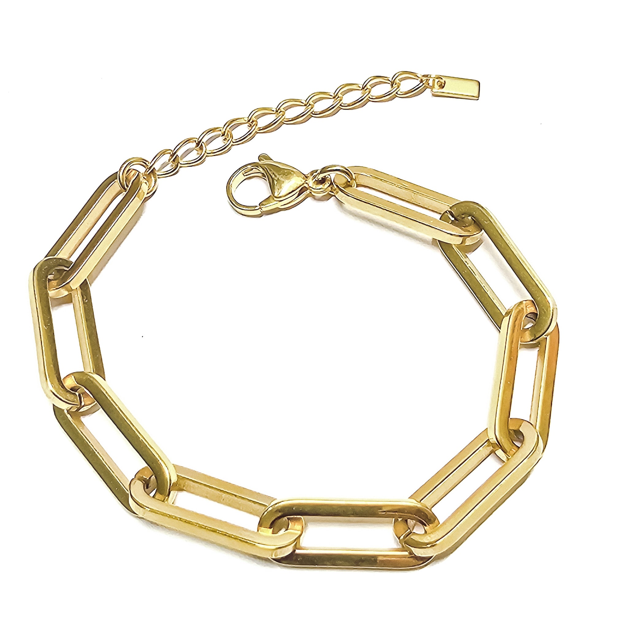 Ralluna Gold Paperclip Bracelet - Detail View of 18K Gold Plated Stainless Steel Links